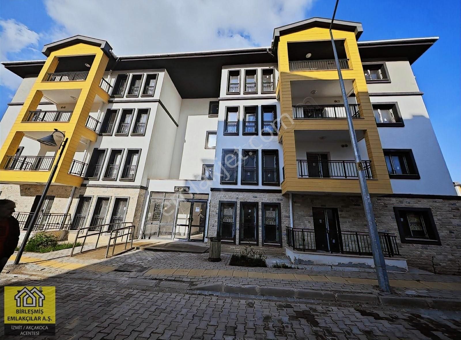 İzmit Sekbanlı Toki Konutları 2+1 95 M2 Satılık Daire