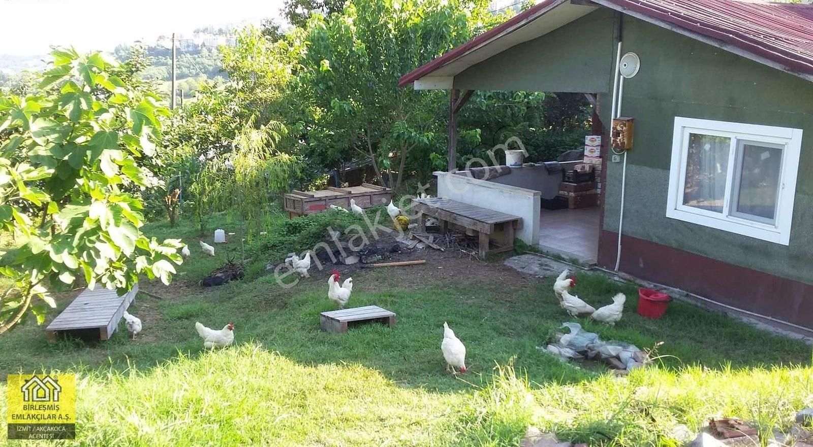 724 M2 Arsa Ve İçerisinde Müstakil Satılık Gayrımenkul