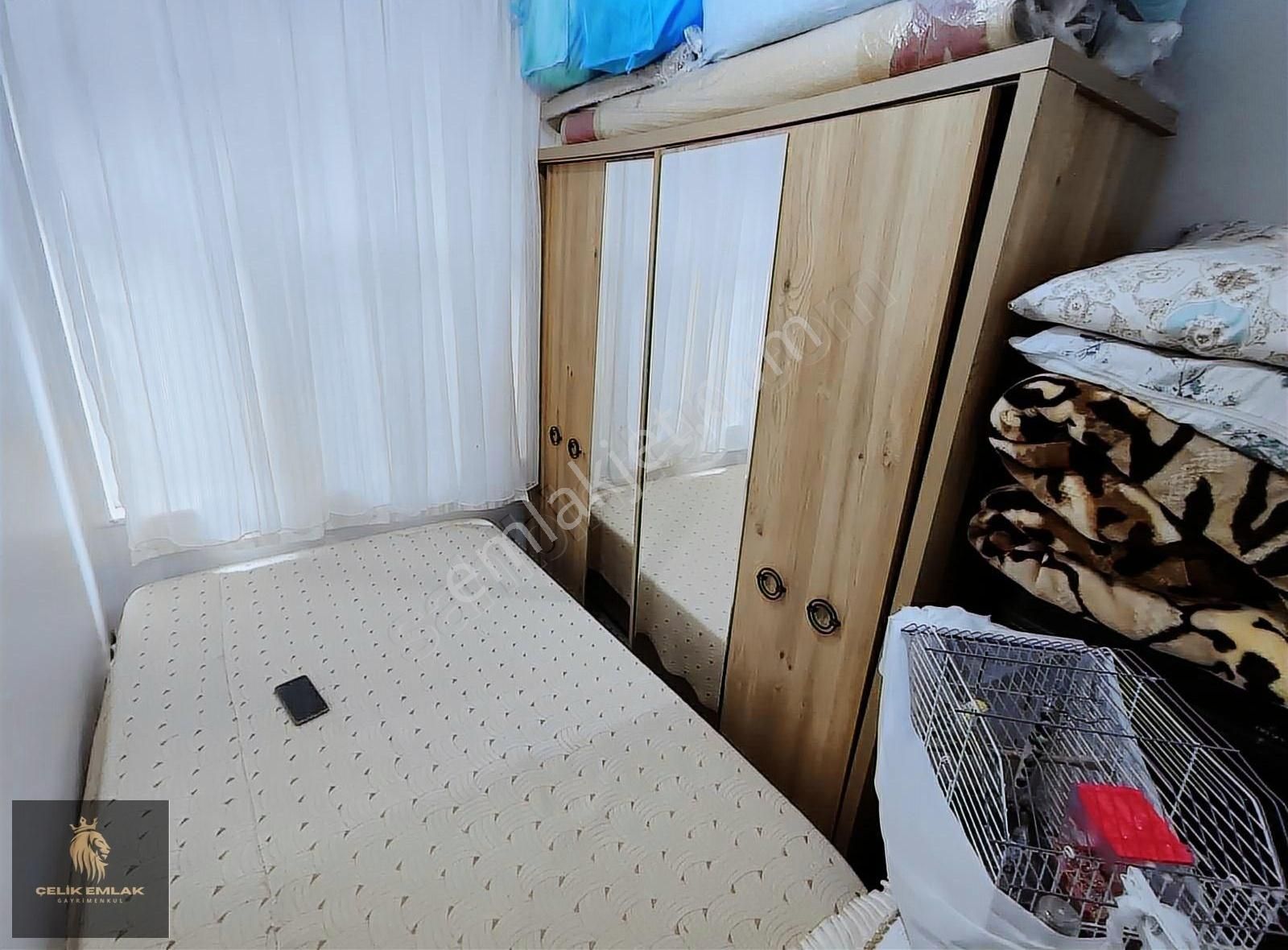 Çelik Emlaktan Fatih Balat Mah. Kiremit Cad. 1+1 Tadilatlı 2.kat - Görsel 2