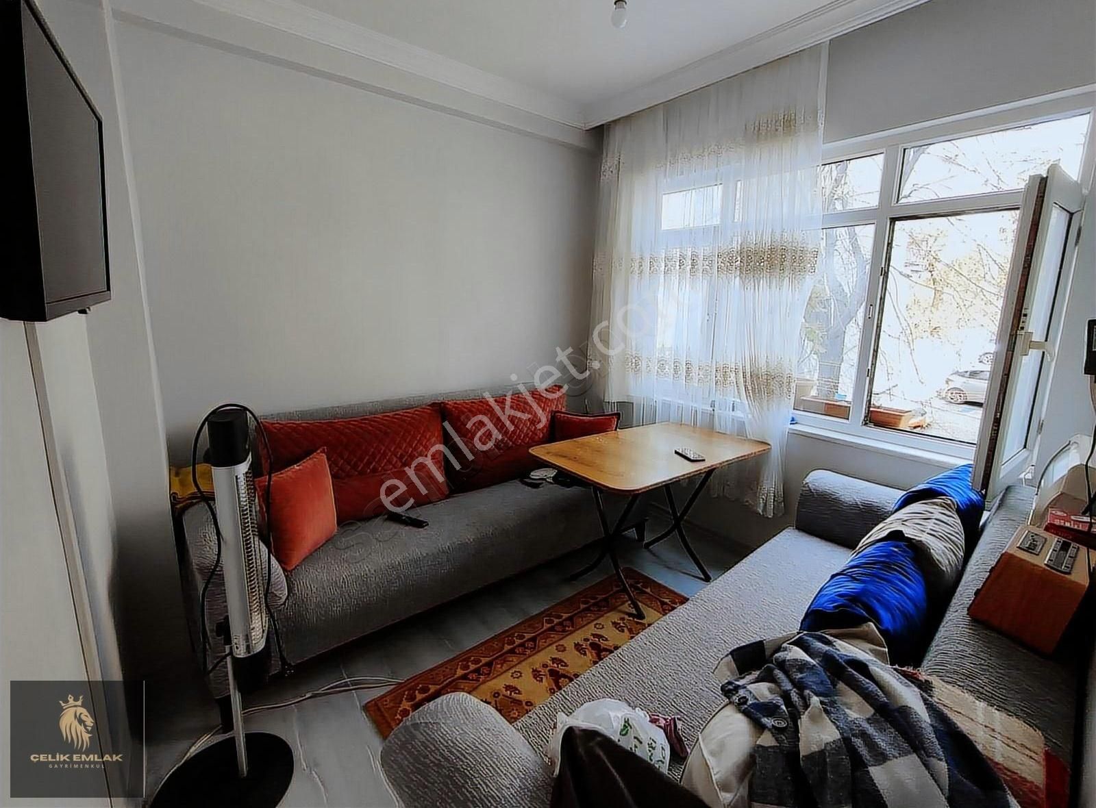 Çelik Emlaktan Fatih Balat Mah. Kiremit Cad. 1+1 Tadilatlı 2.kat - Görsel 14