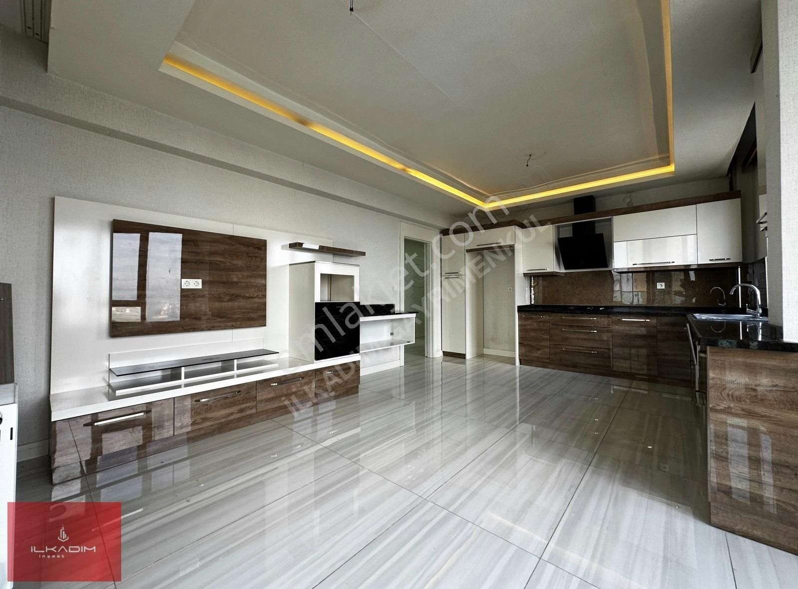 İlkadımdan Yükseltepede Bulvar Yakını 200m2 4+1