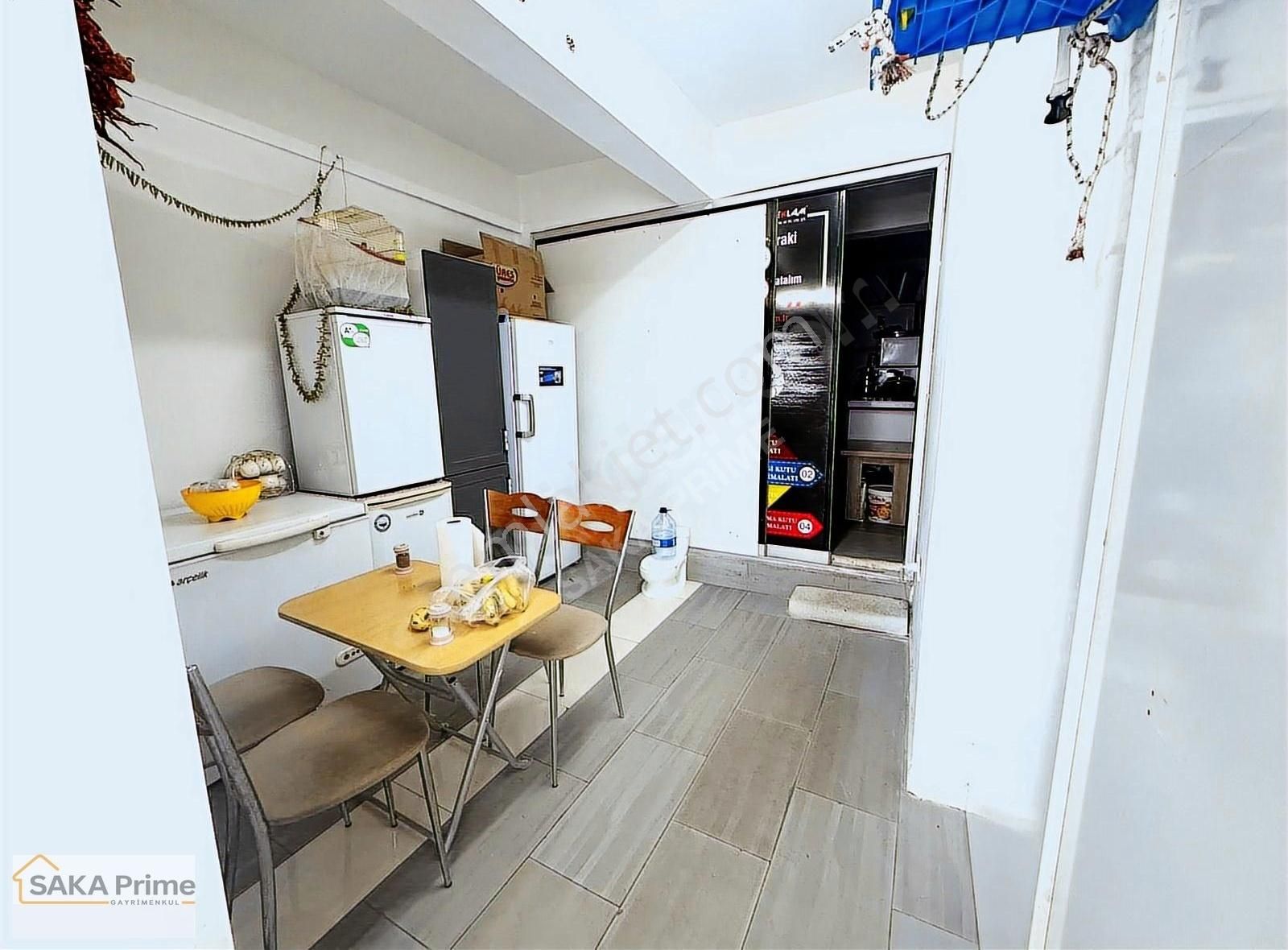 Aliağa Eski Mezarlık Kavşağında Uygun Satılık 80 M2 Dükkan ;