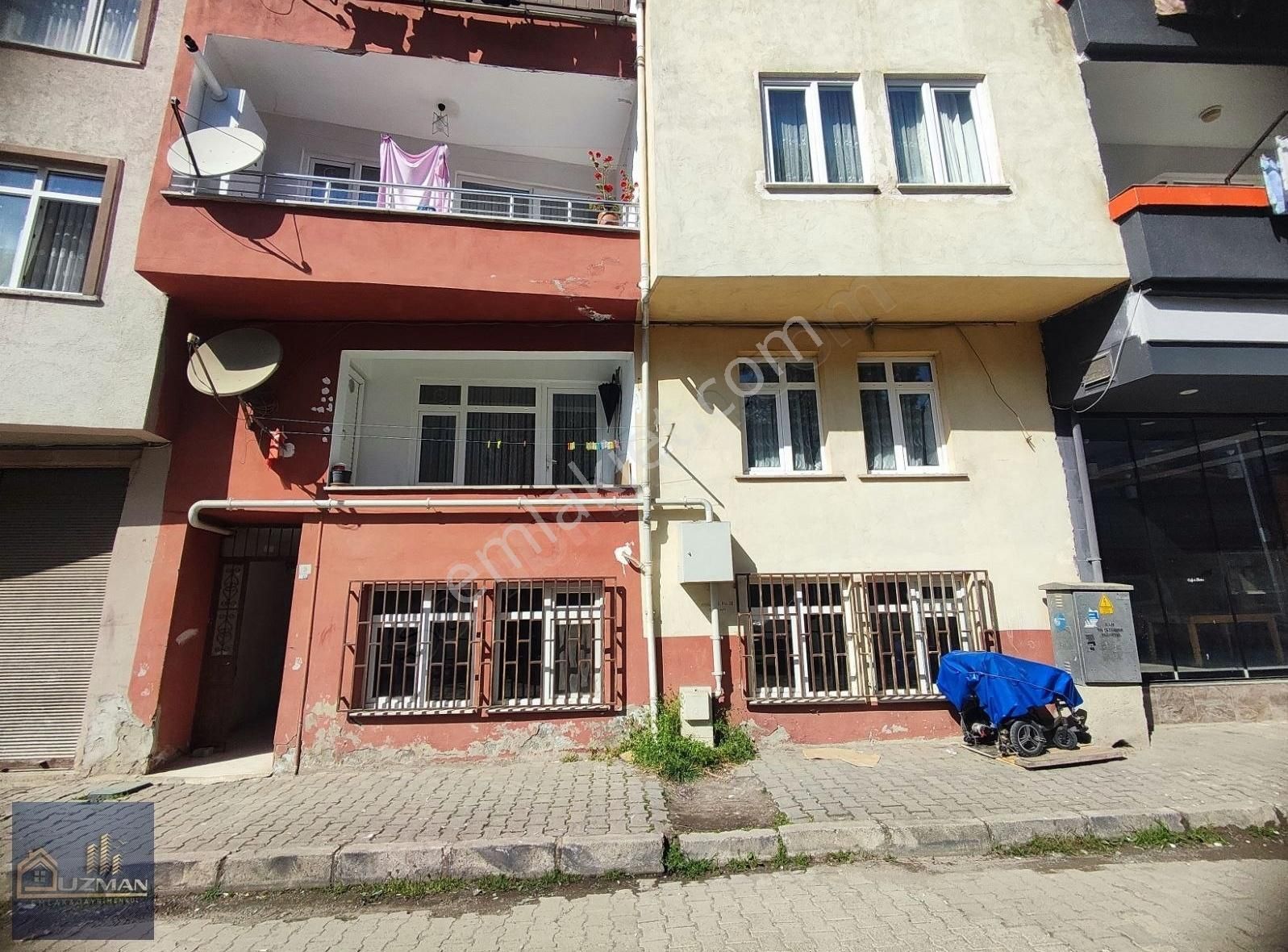 Uzman Emlak'tan Çarşı Merkezinde 2+1 Satılık Uygun Fiyatlı Daire