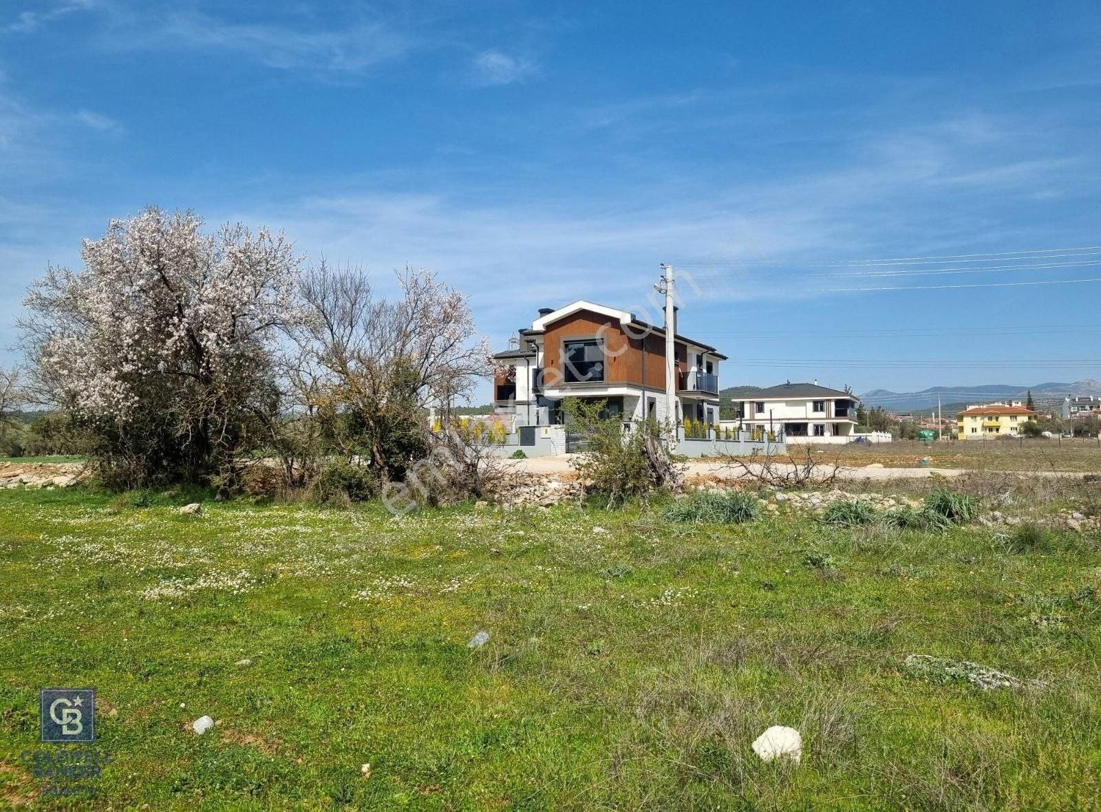 Menteşe, Bayır'da Satılık 594 M² Villa İmarlı Arsa!