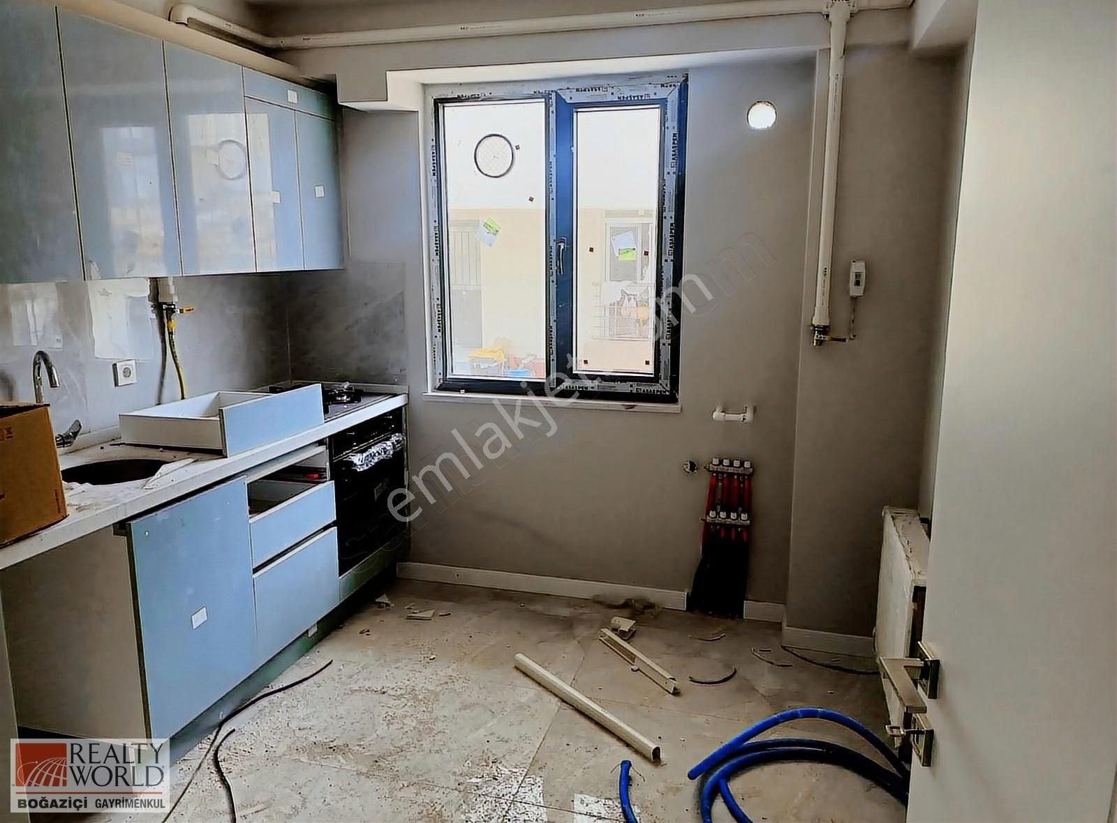 Çanakkale Merkez Barbaros Ayrı Mutfak Satılık 1+1 Daire