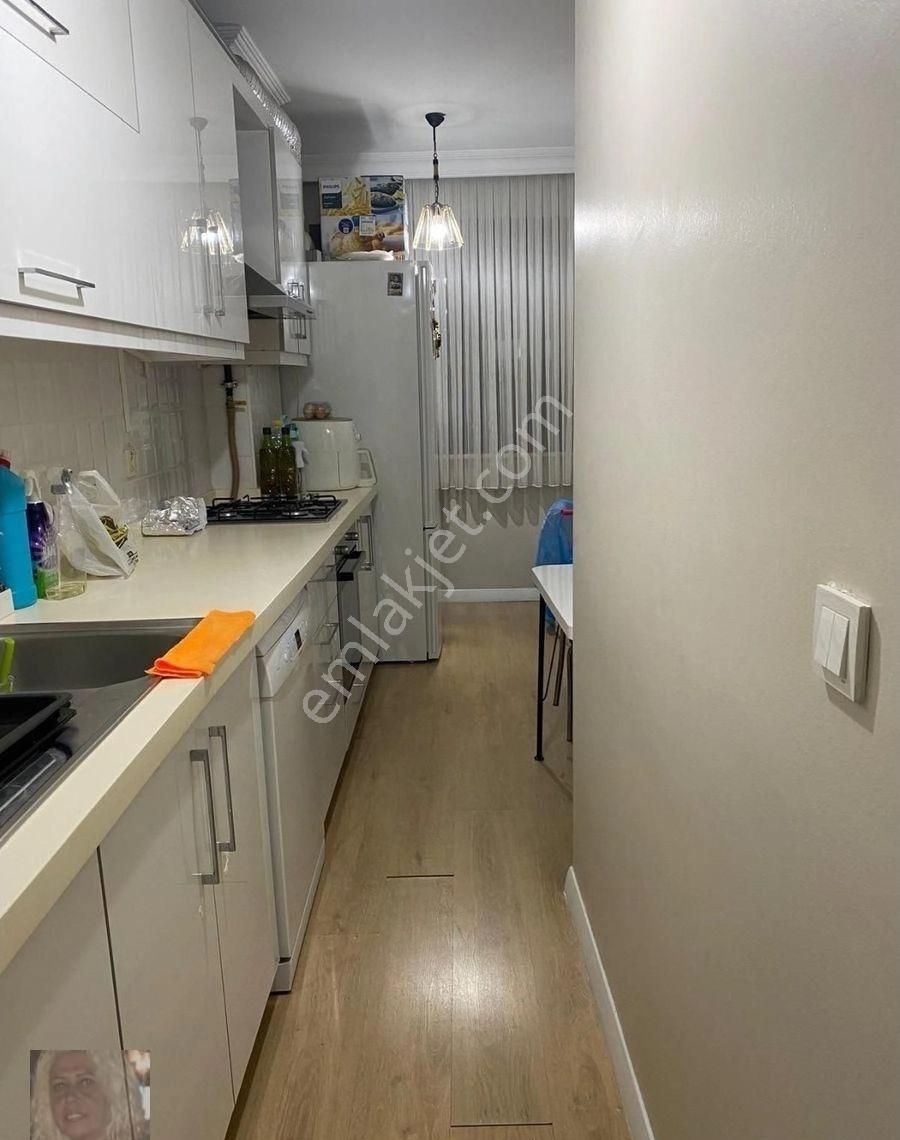 Kağıthane Yeşilcede Krediye Uygun 80m2 2+1 Asansörlü,caddede