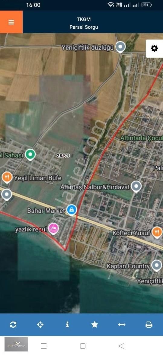 Köşe Başı 300 Metre Müstakil Satılık Arsa