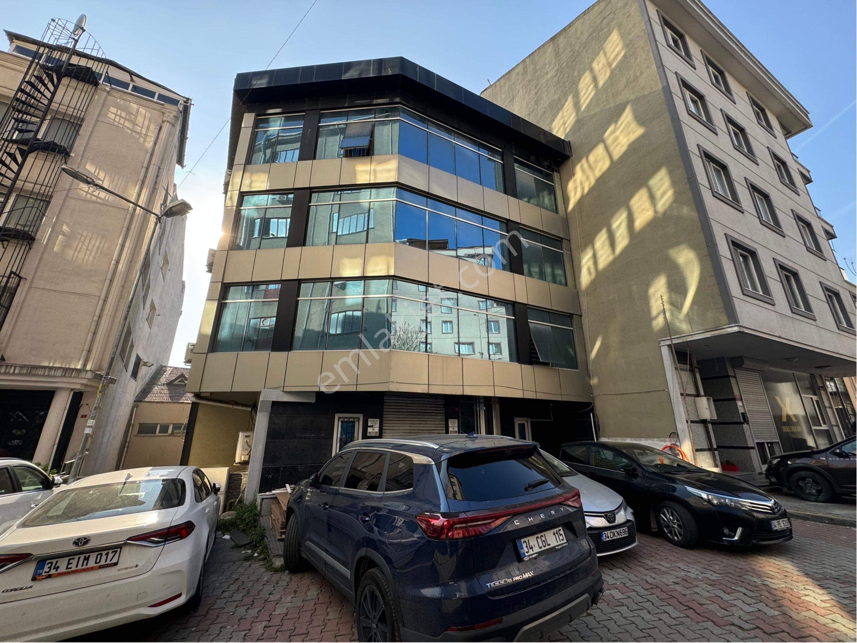 Kağıthane'de Eşyalı 1+0 Jakuzili Lüks Daire