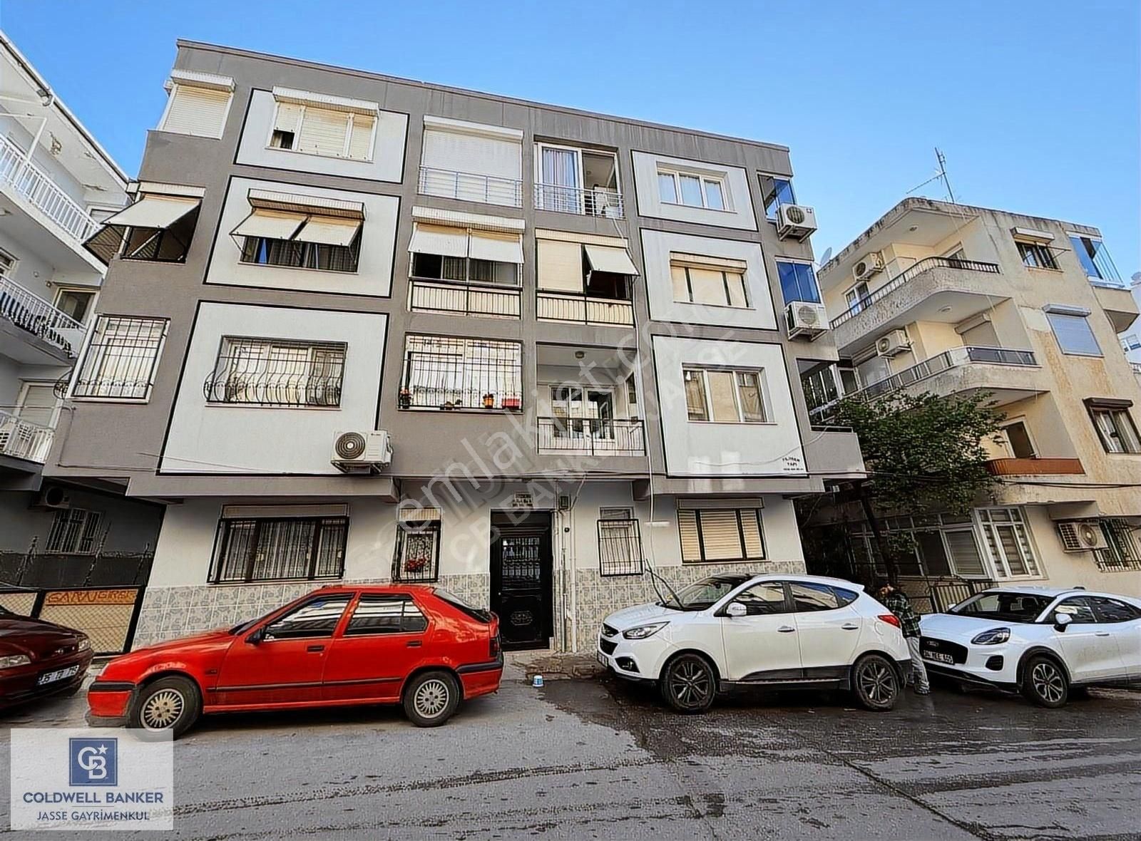 İzmir Balçova Timurlnk Sokakta 3+1 Merkeze 3dk Yürüme Mesfesinde