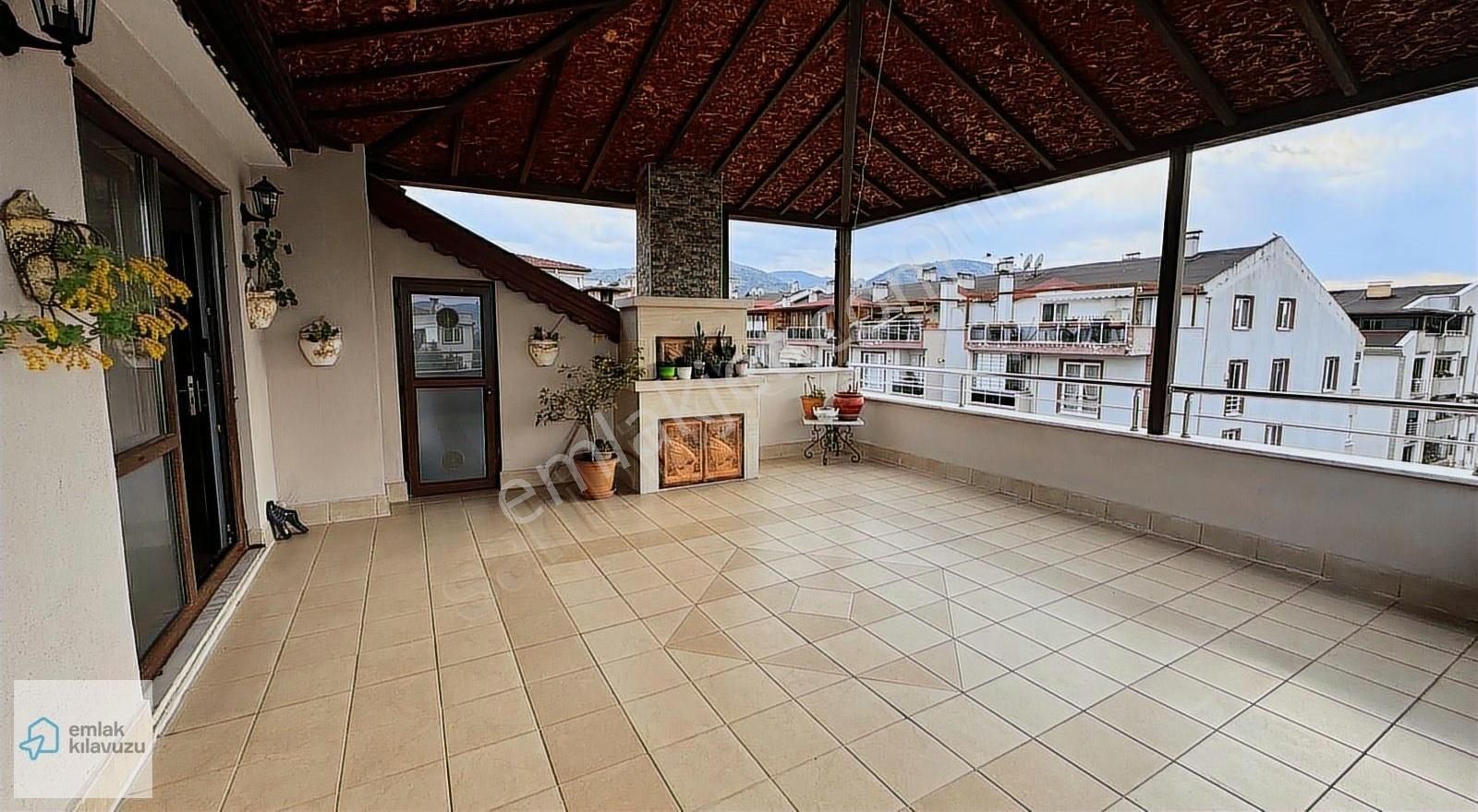 Yüzbaşılar Mah. Aytepe Sitesi Satılık 4+1 Eğimsiz Üst Dubleks
