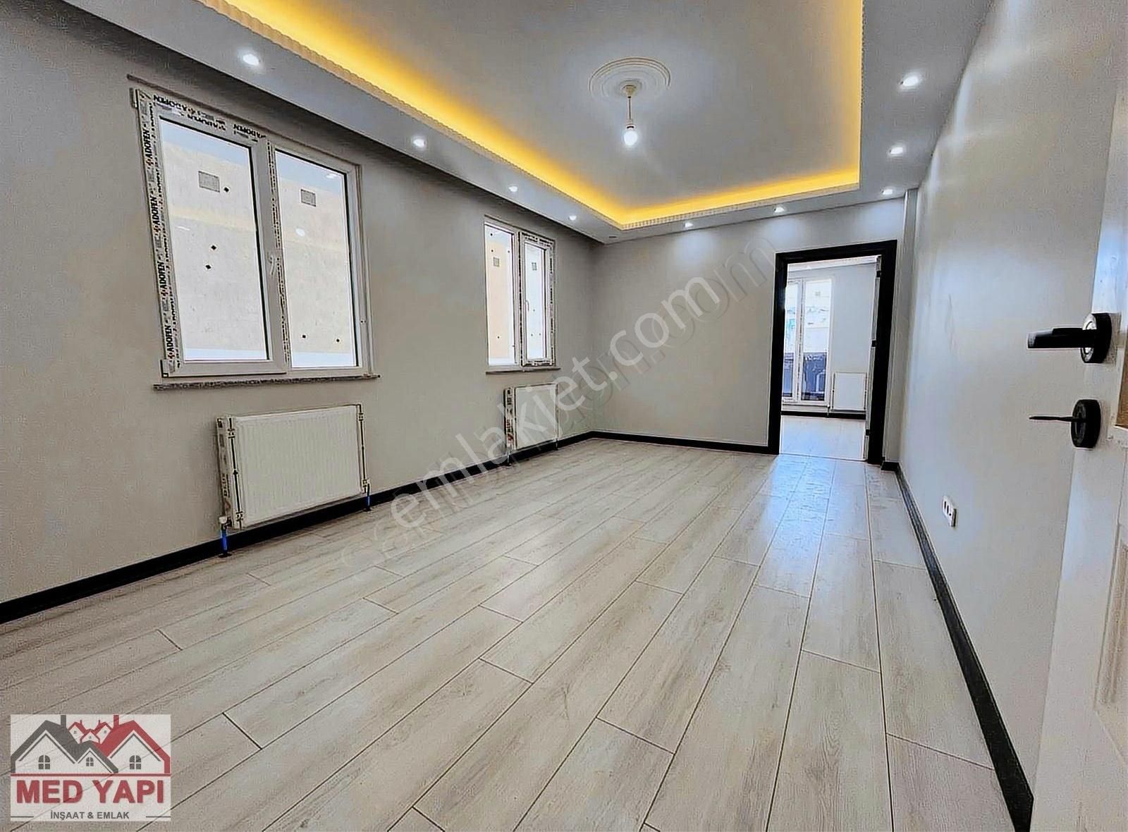 Sancaktepe 1+1 70 M2 Satılık K.otoparklı Balkonlu Giriş Daire