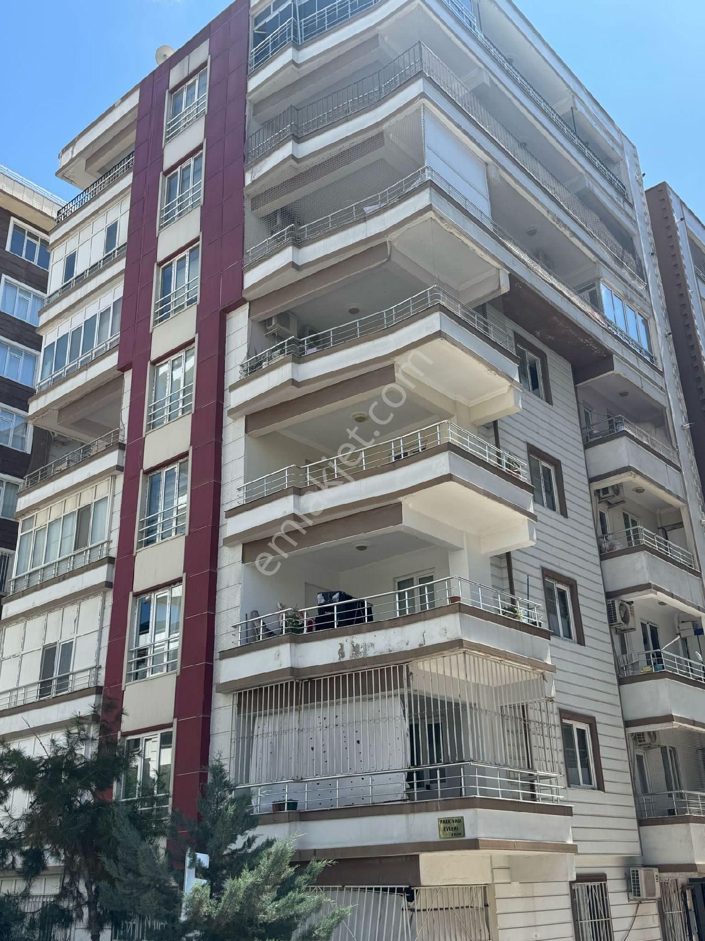 Kültür Emlaktan Karaköprü Çevvik Kuvvet Aşağısında Karmar Market Civarı 3+1arakat