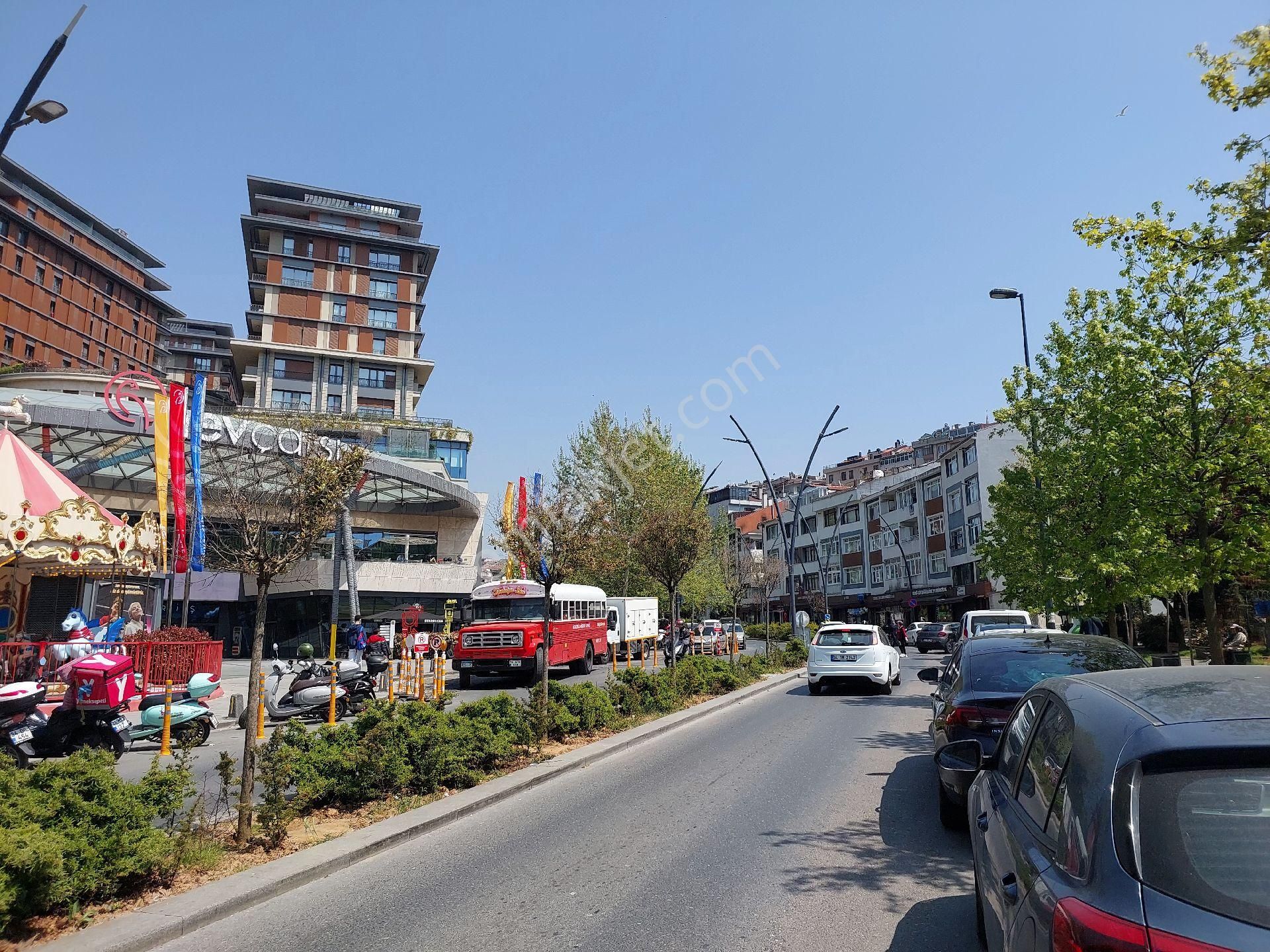 Üsküdar Merkeze Yakın Satılık 1,5+1 Daire 3.kat