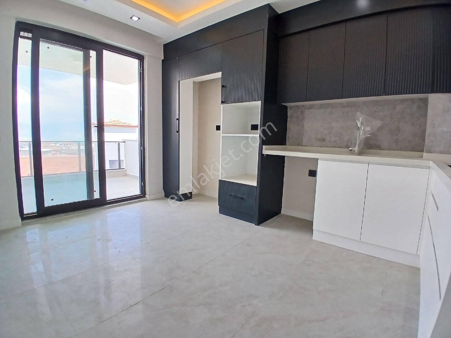 Şemikler'de 5+1 180 M2 Sıfır Dubleks.