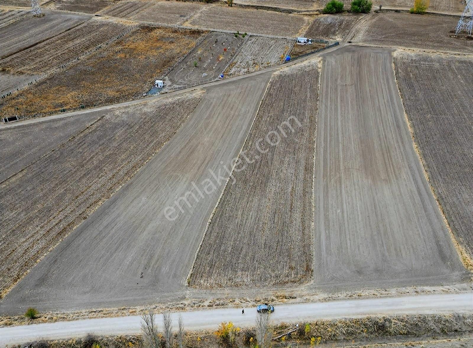 K.kazan Gyo'dan Çimşit Mah. Yapılaşma Yanı 7600m2 Satılık Tarla