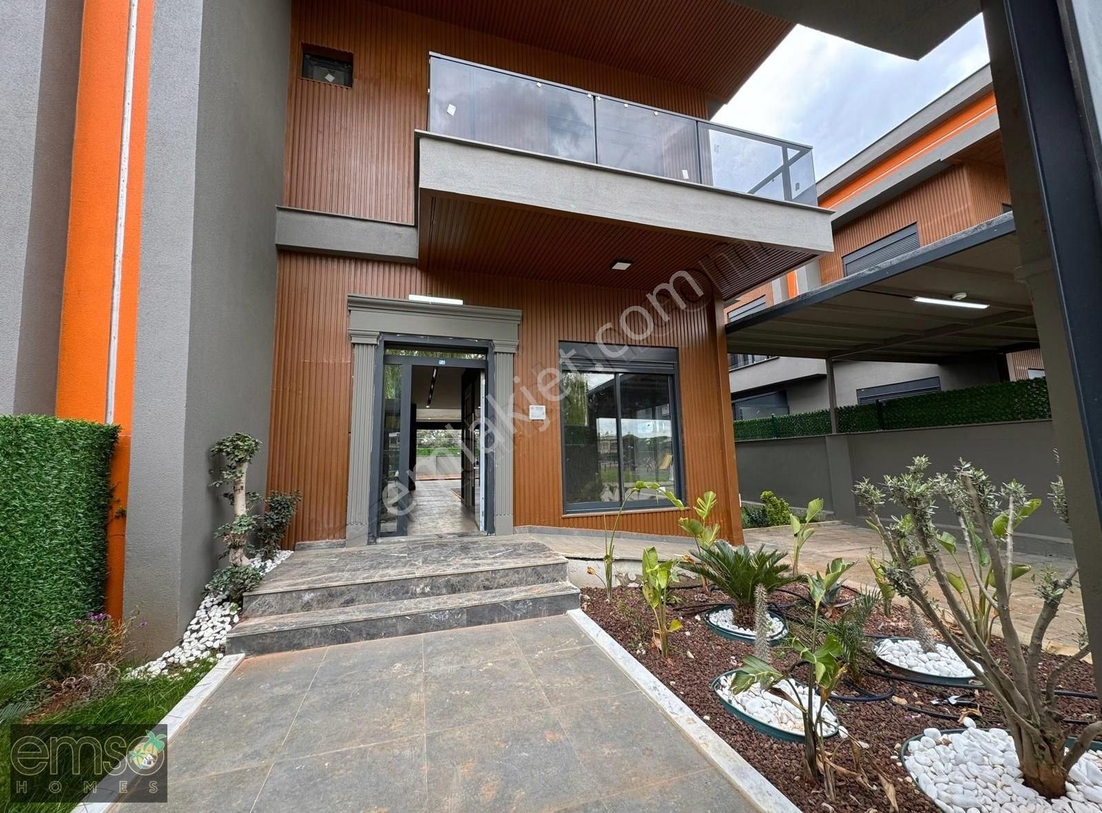 Döşemealtı Yalınlı Müstakil Havuzlu Sıfır Villa