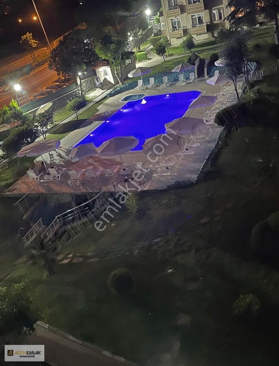 Boğazköy'de Havuzlu Butik Sitede Satılık Şerefiyeli 3+1 Dublex