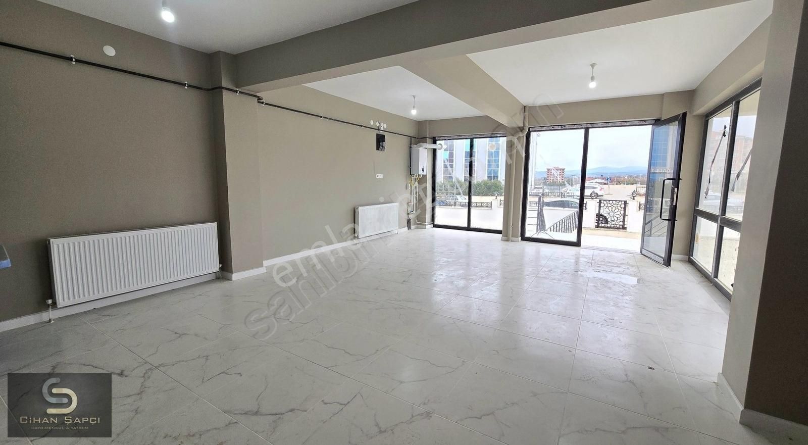 Cihan Şapçı G&y;adliye Karışısı Kiralık Köşe Ofis Ve Mağaza..!