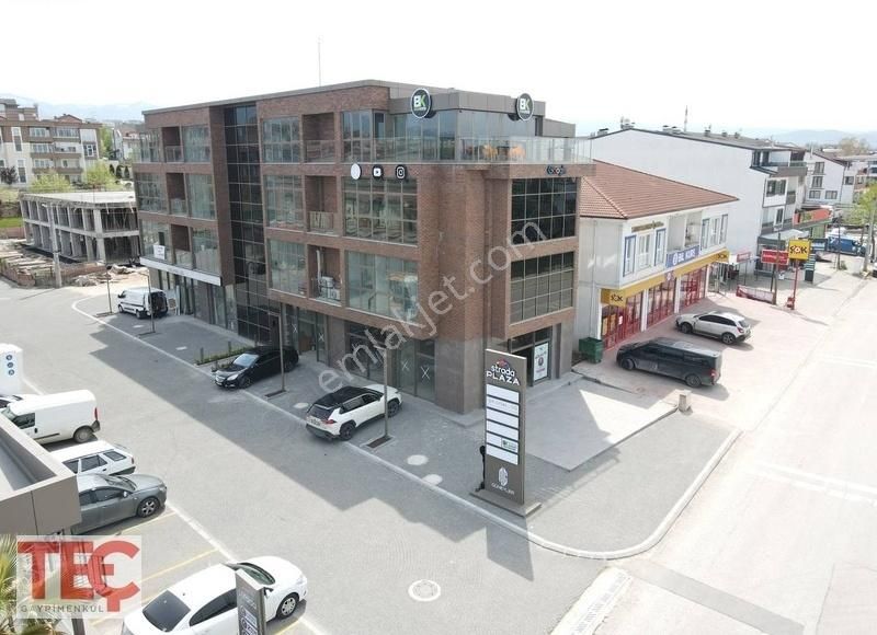 Strada Meydan Projesine Komşu Kiralık Dükkan - Teç
