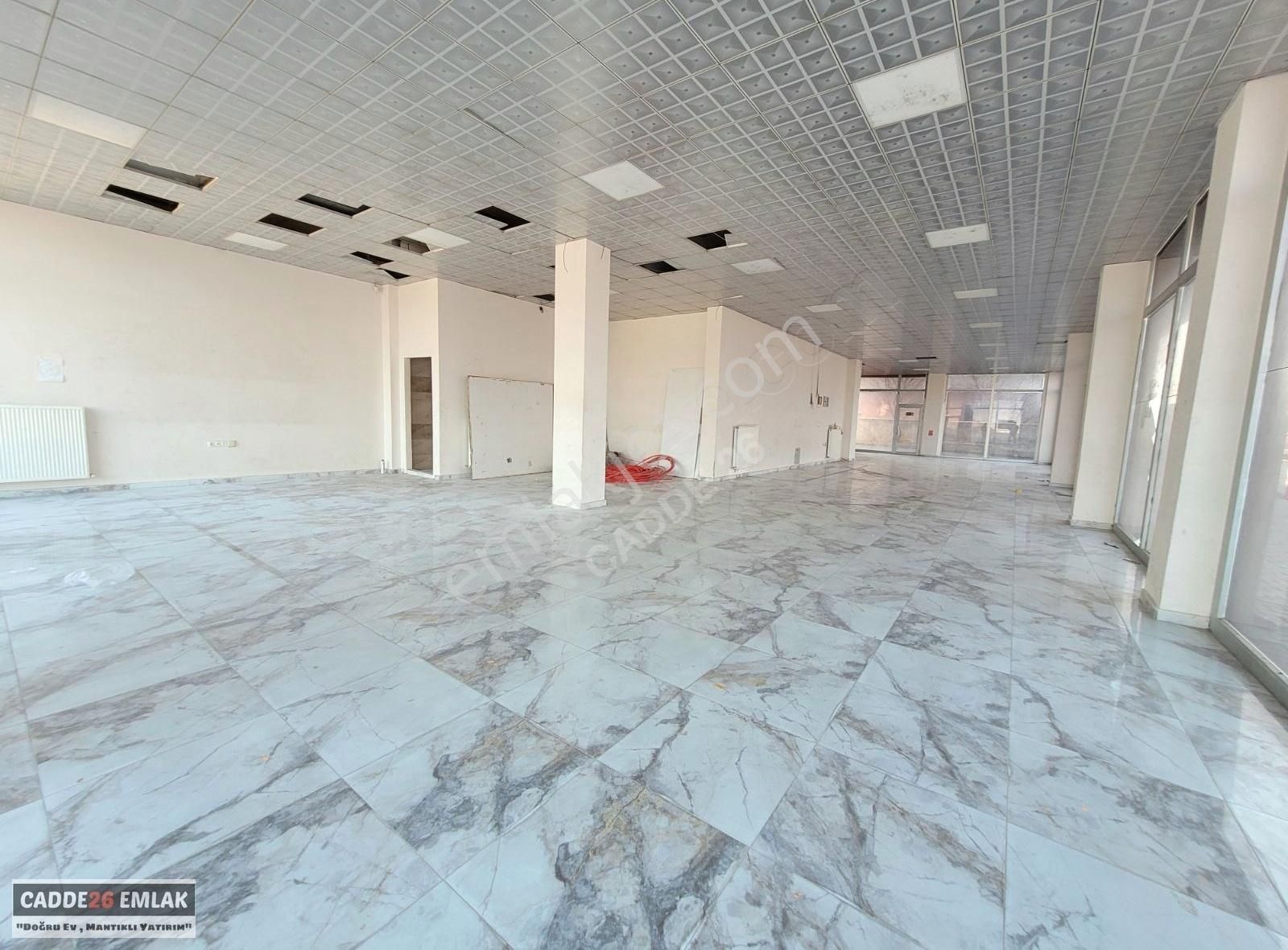 Cadde26'dan Harika Konumda 400mt² Kiralık Dükkan İşyeri