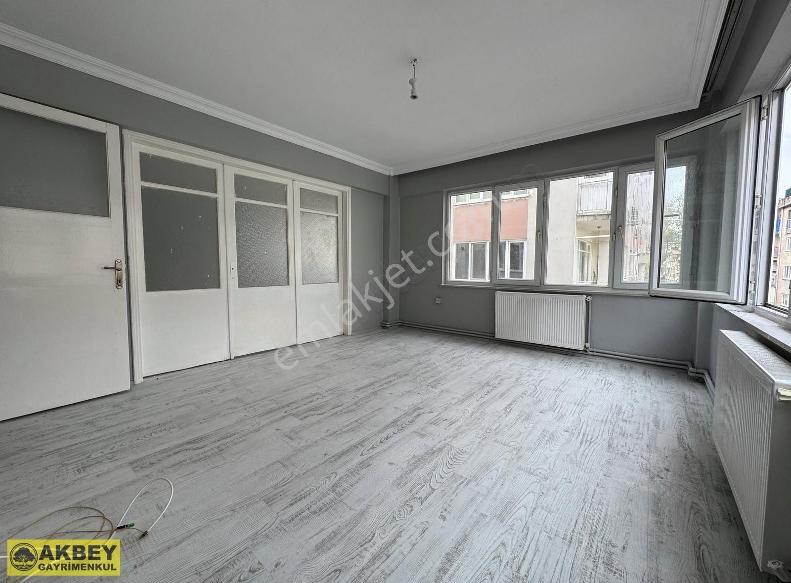 Akbey ' Den Bursa Merkezde Çırpan Mahallesinde 2+1 Daire