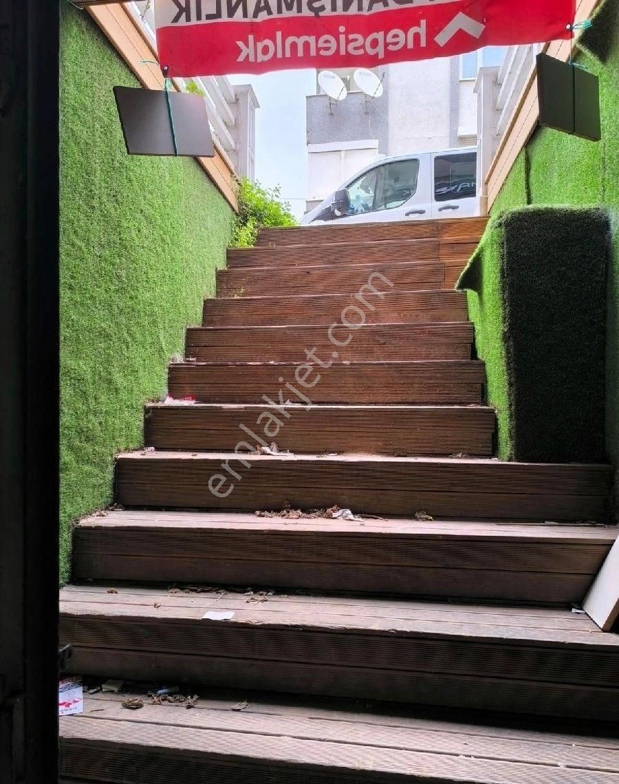 Avcılar Merkez Namık Kemal Caddesi 159 M2 Dükkan Depo