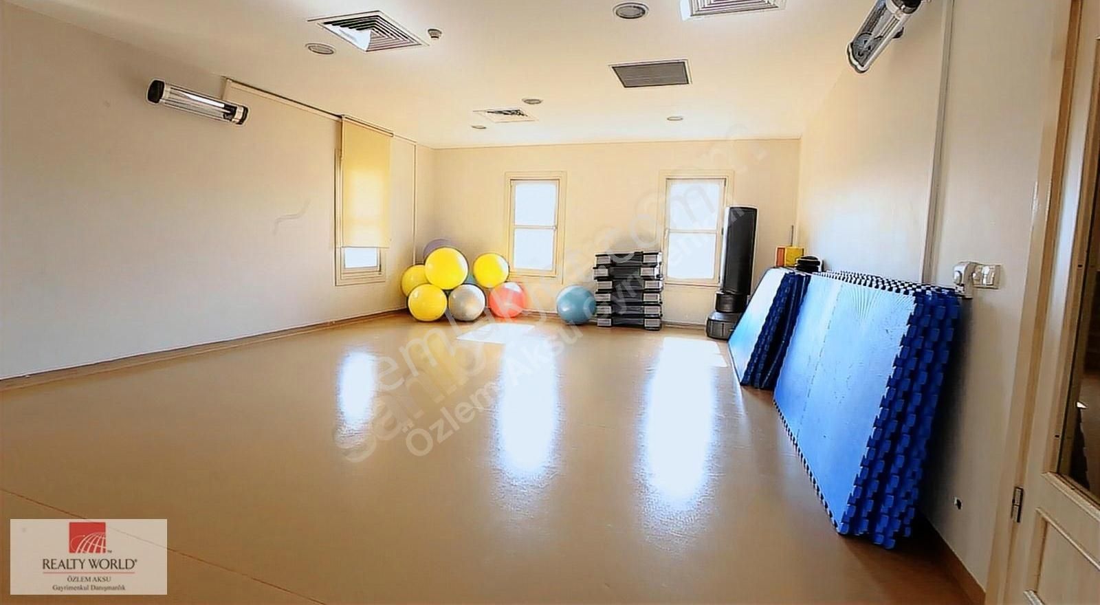 Özlem Aksu.rapsodi Evleri Geniş Bahçeli Eşyalı Kiralık 1+1 Daire