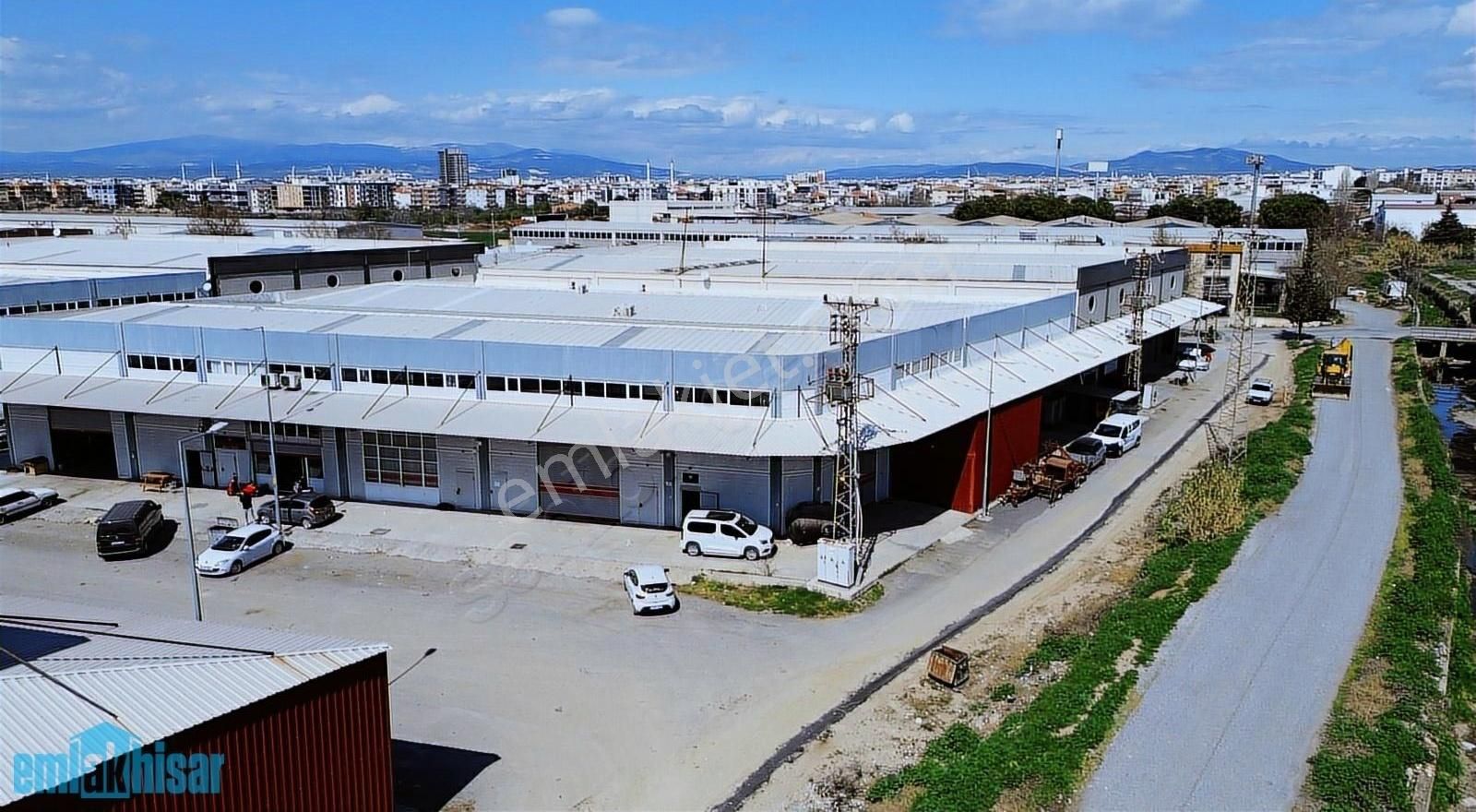 Manisa Akhisar Atakule Sanayi Sitesi Satılık 350 M2 Köşe Dükkan