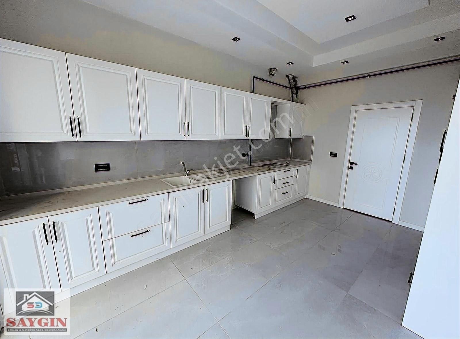 Saygın 'dan Yenişafak Mahlsn'de Zemin Kat 180 M2 Site İçi Daire