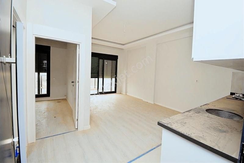 Aksu Altıntaş Mah. Yeni Havuzlu Lüks Sitede Satılık 1+1 Daire - Görsel 2