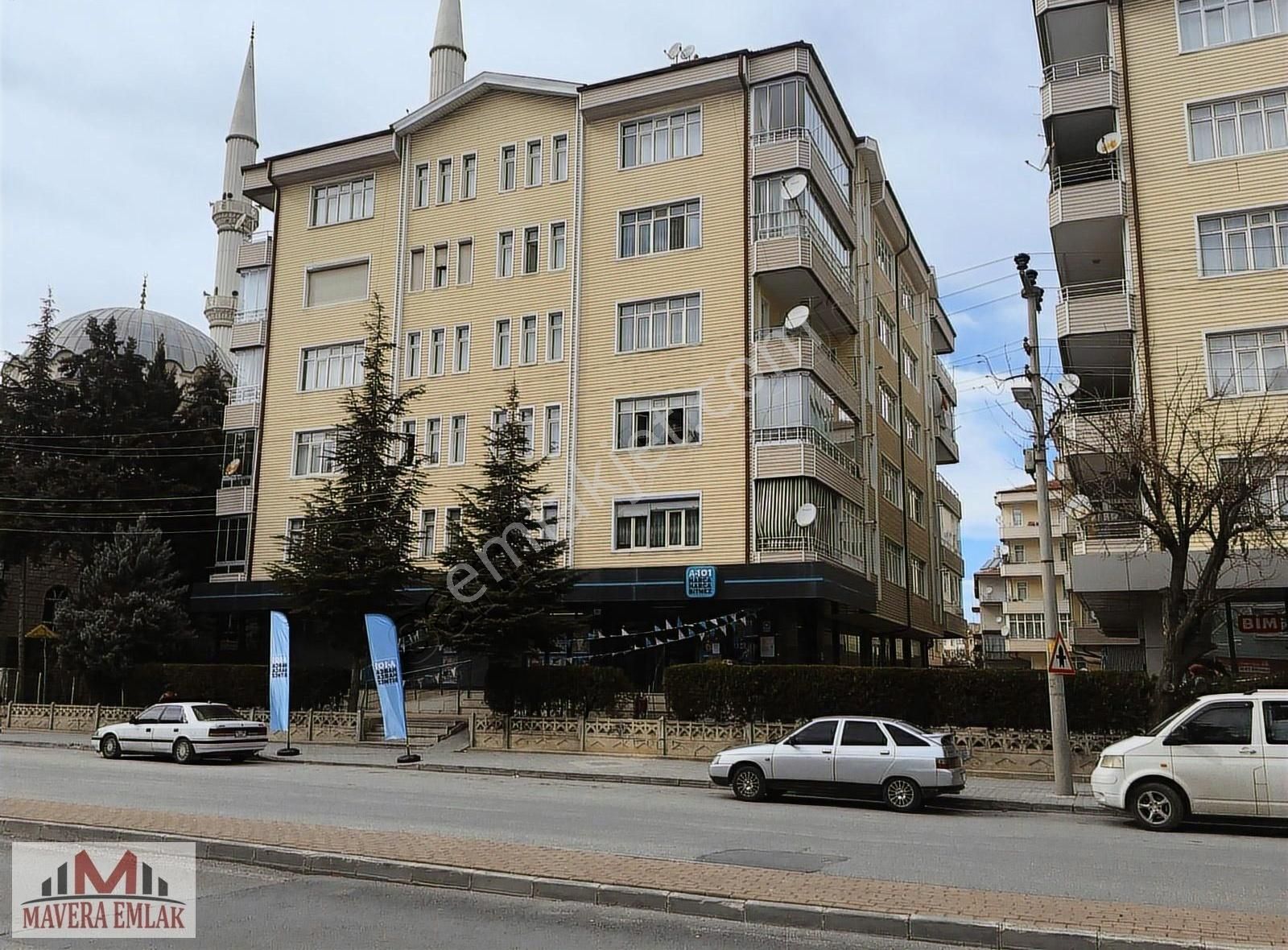 Maveradan Koyuncu Petrol Yakını Siteiçi Satılık Arakat 3+1 Daire