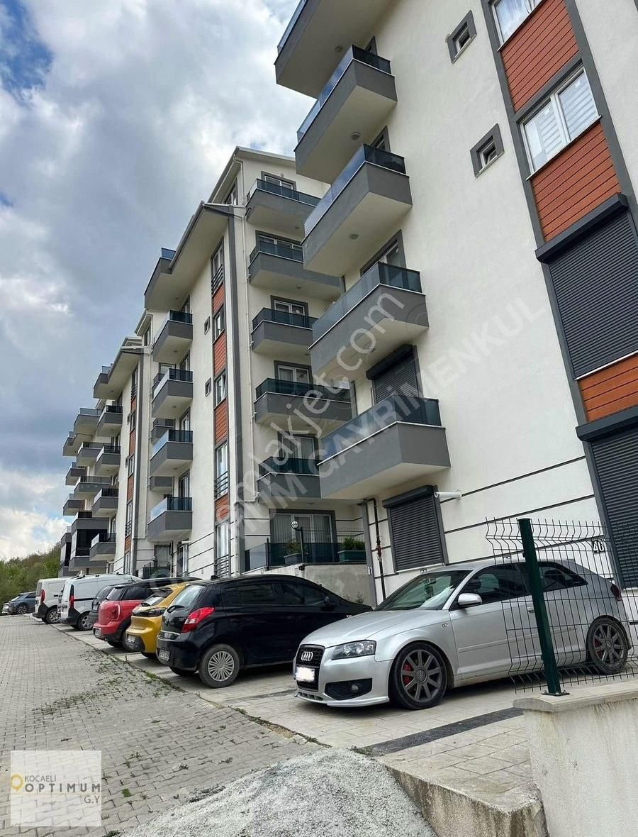 Başiskele'de Altın Vadi Sitesinde Satılık 3+1 Ç.dubleksi Daire