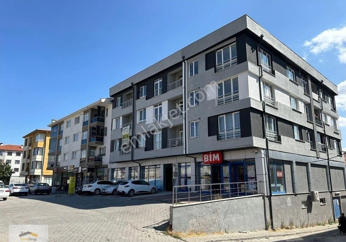 *genç Grup* Cadde Üzeri,doğa Ve Şehir Manzaralı Ara Kat Şık 2+1.