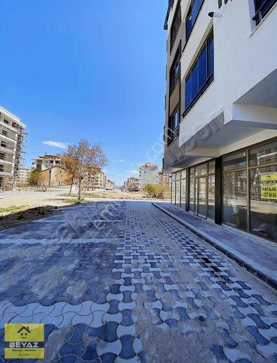 Karatay Hacıveyis Mahallesi Fırın Ruhsatlı 100 M2 Sıfır Dükkan