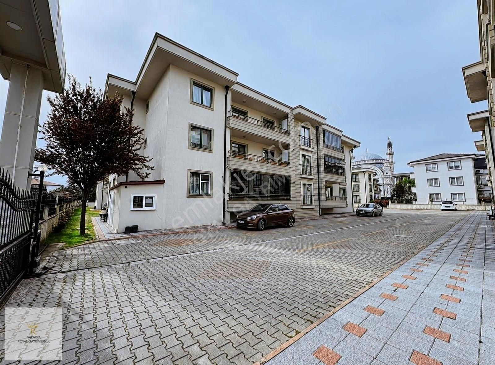 Sakarya Royal Gayrimenkul'dn Çarşı Merkez'e Yakın 3+1 Lüks Daire