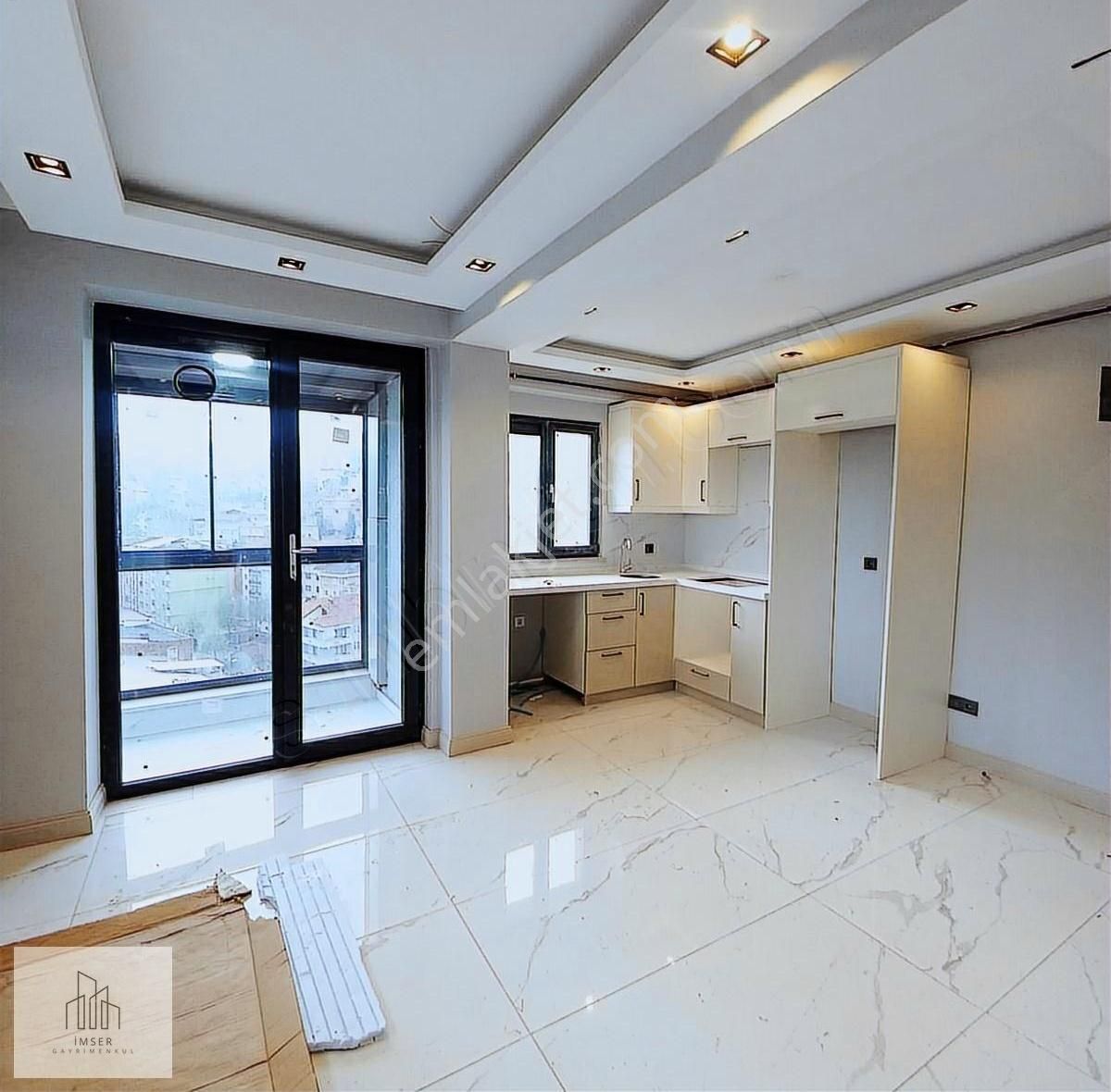 Emsalsiz Güvenlikli Site İçinde Lüx Konsept Eşyalı & Eşyasız 1+1