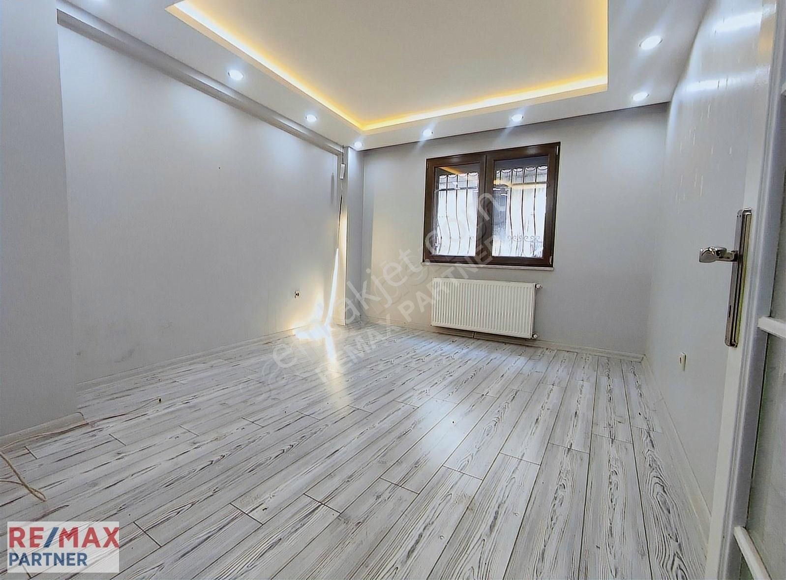 Rami Cuma Mahallesi'nde - Genç Binada - Satılık 2+1 Daire