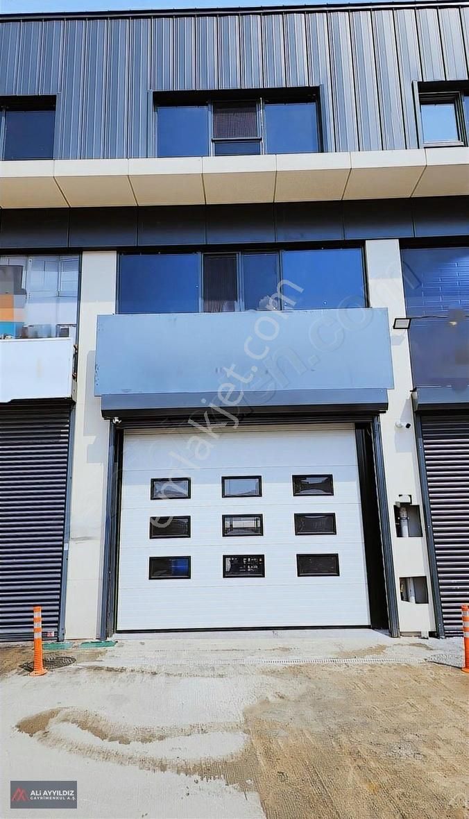 Yenimahalle 5 Tonluk Yük Asansörü Full Yapılı Kiralık Dükkan