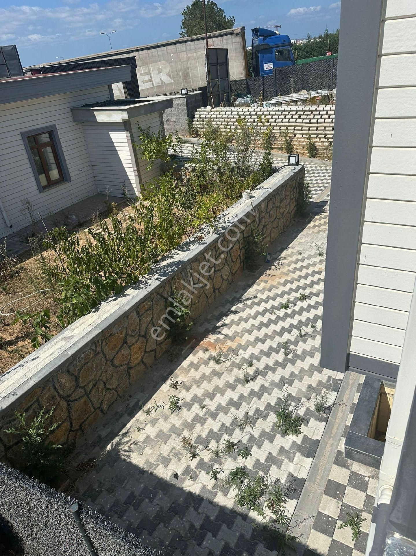 Butik Sitede Kendine İçinde Havuzlu Tuzla Tepeörende 4+1 Villa - Görsel 34