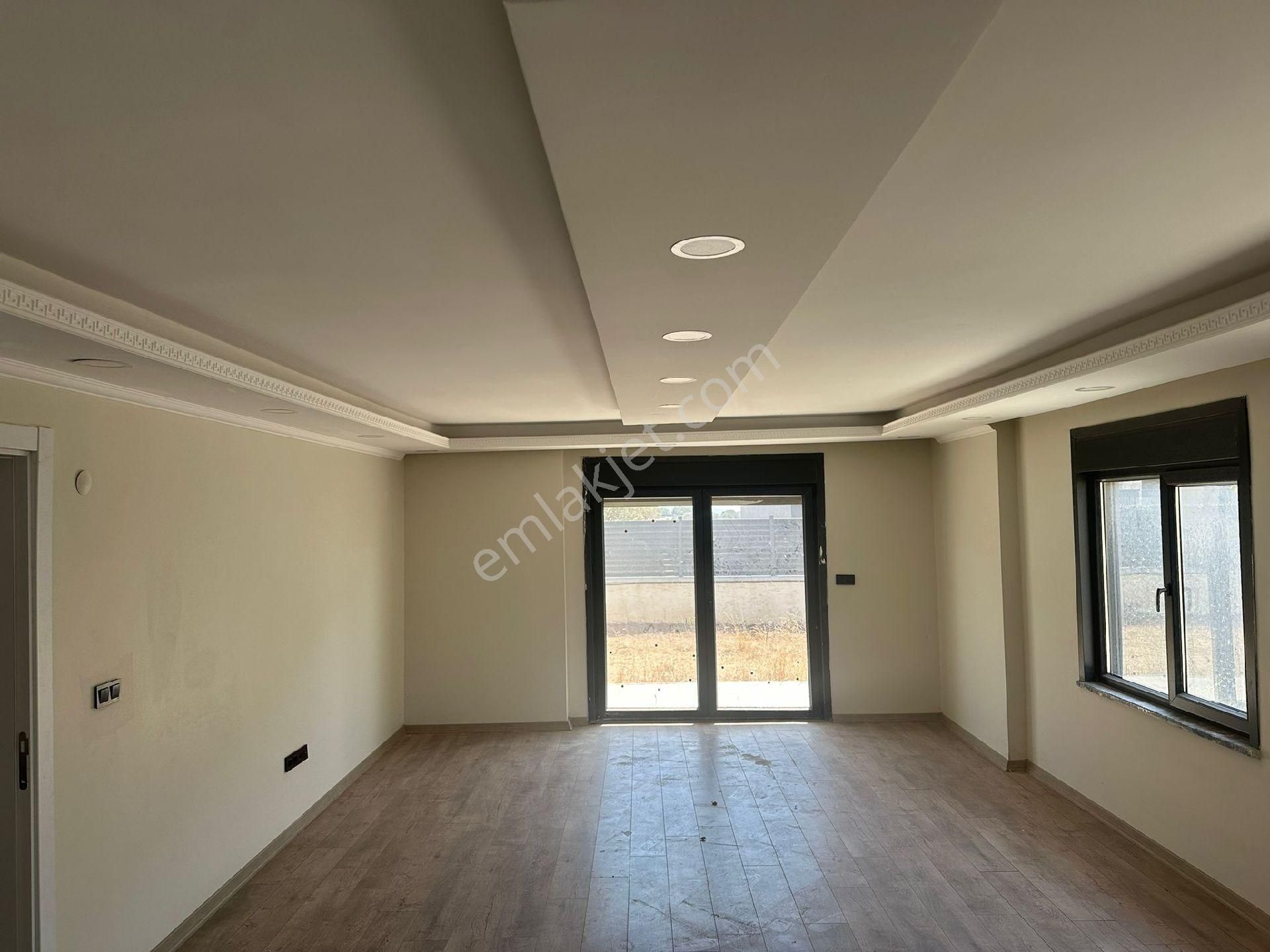 Butik Sitede Kendine İçinde Havuzlu Tuzla Tepeörende 4+1 Villa - Görsel 21