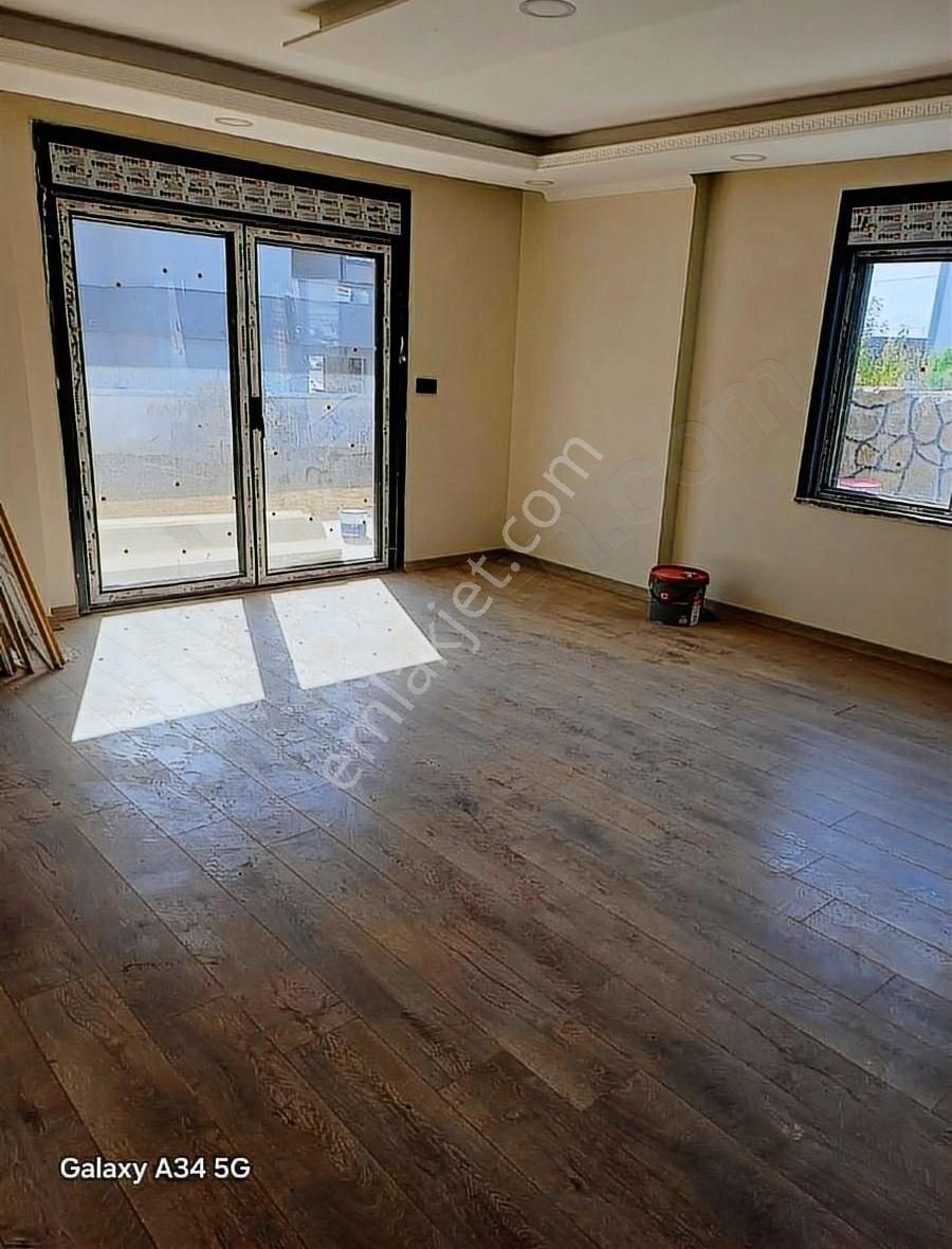Butik Sitede Kendine İçinde Havuzlu Tuzla Tepeörende 4+1 Villa - Görsel 13