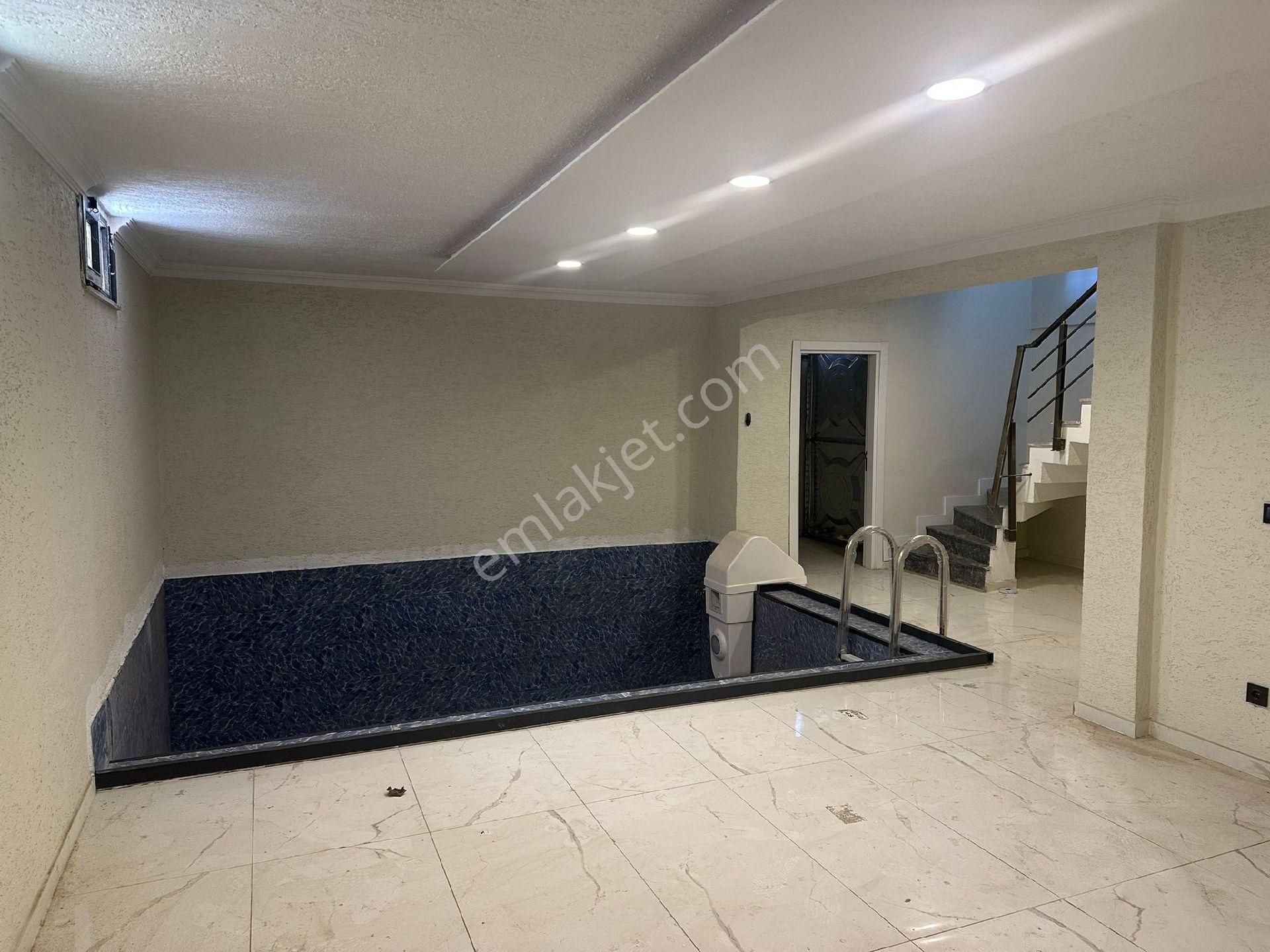 Butik Sitede Kendine İçinde Havuzlu Tuzla Tepeörende 4+1 Villa - Görsel 31