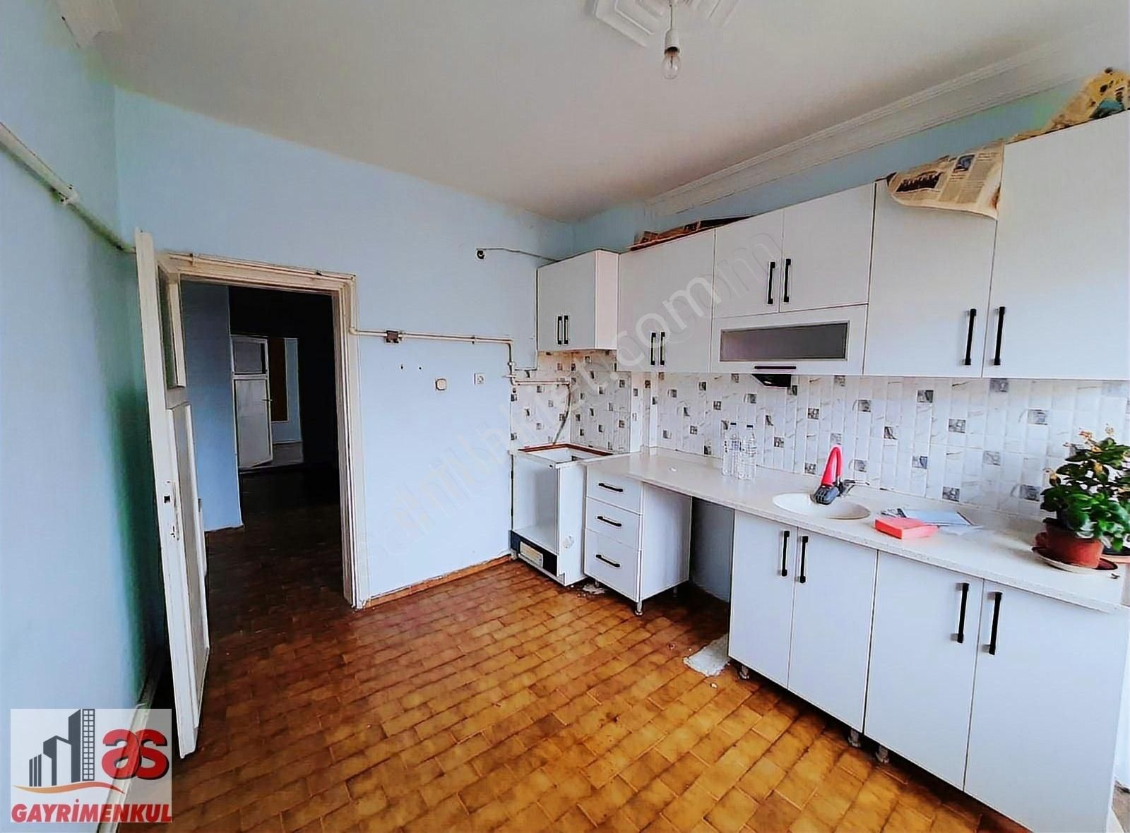 As Emlak'tan Yeşiltepe'de Kombili Çift Balkonlu Kiralık 2+1 Daire