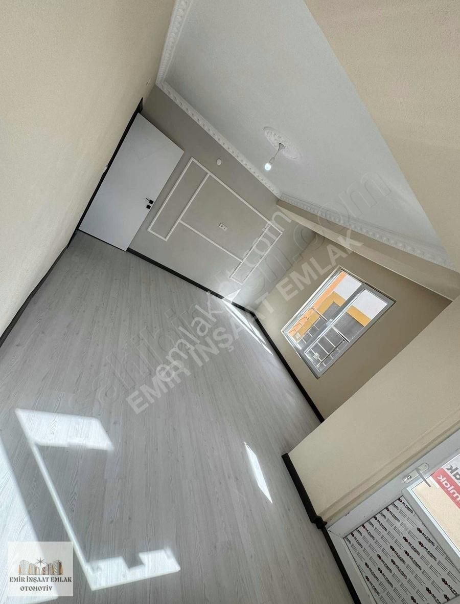 Atatürk Mah. Okulların Yani Cadde Cephe 2+1 Kiralık Arakat