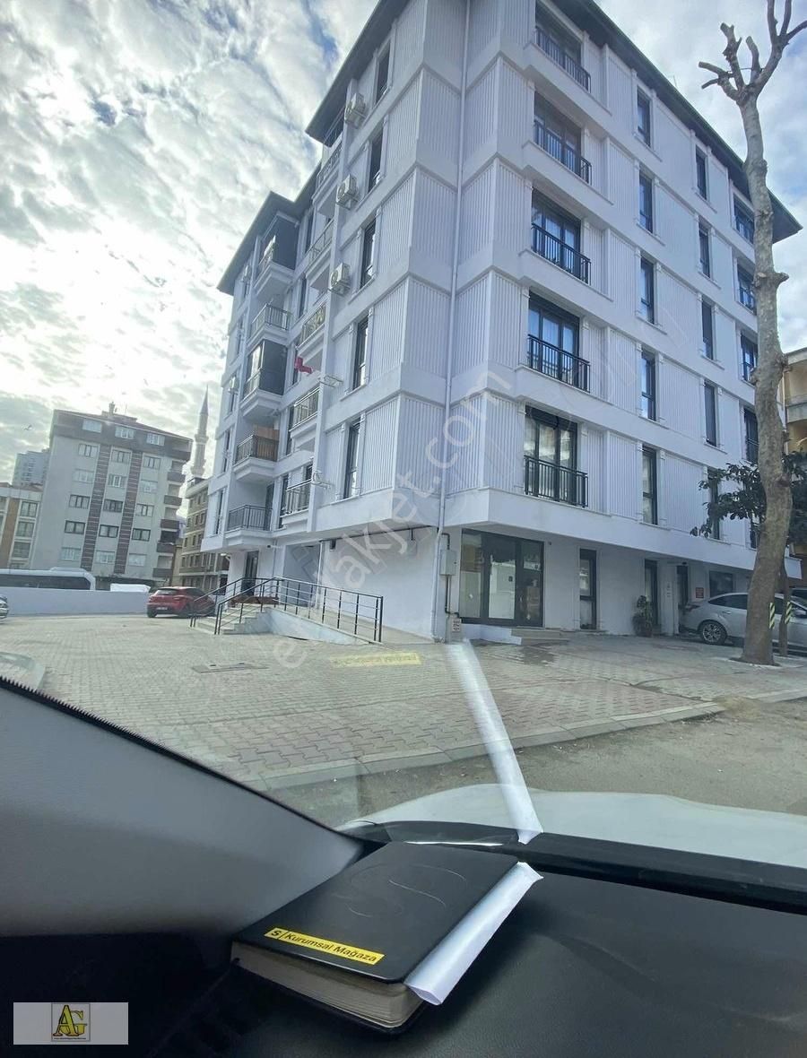 Kartal Orhantepe De 2+1 Sıfır Binada Boş