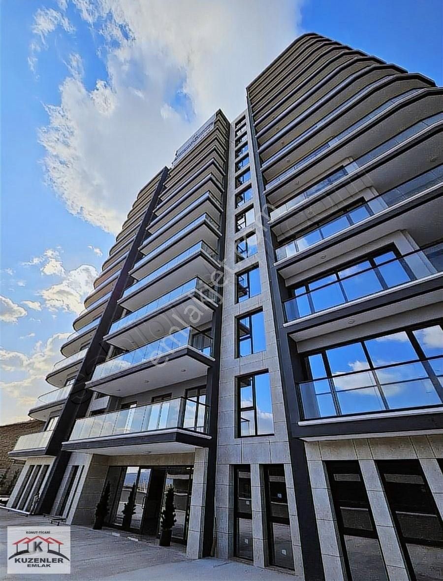 Pineta Konutları_yerden Isıt_k.garaj_35metre Mutfaklı 211m2 4+1