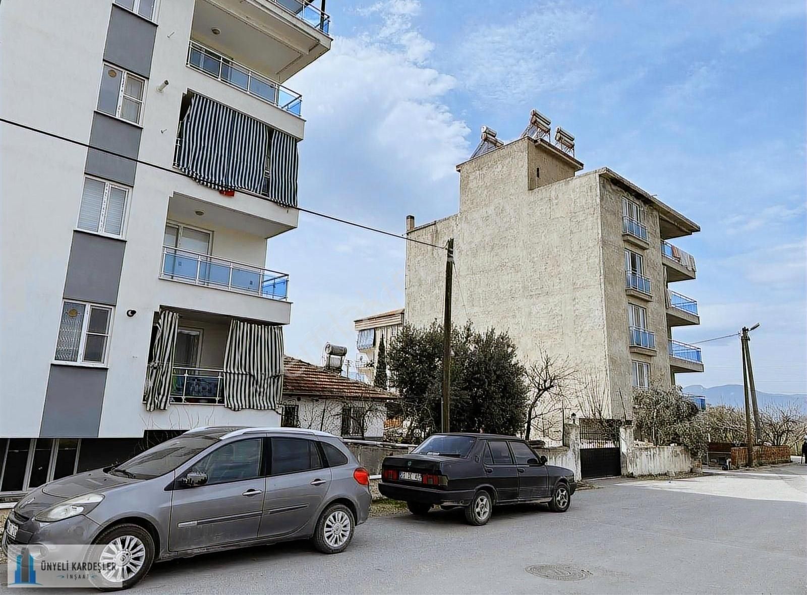 Sarayköy De Satılık 2+1 Arakat Daire 105 Metre Yetişen Alıyor