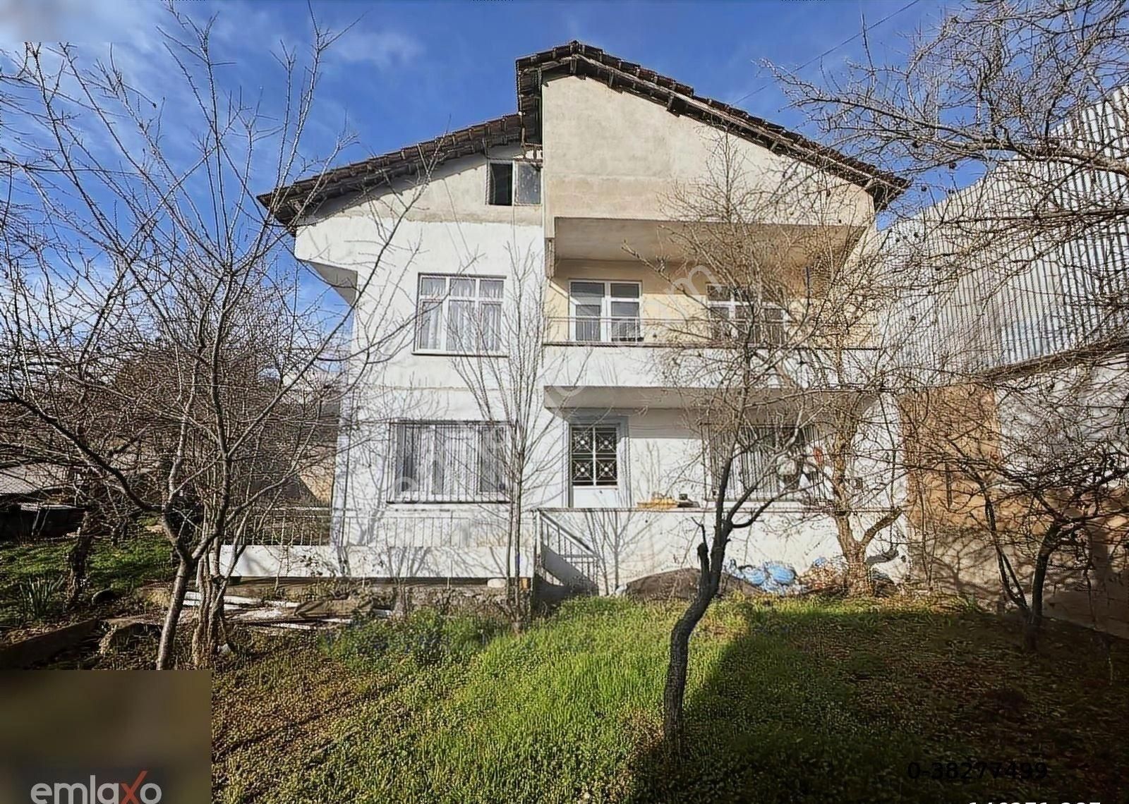 Derince Çınarlı Mah. Cadde Üsttü 2 Katlı Müstakil Bahçeli Ev