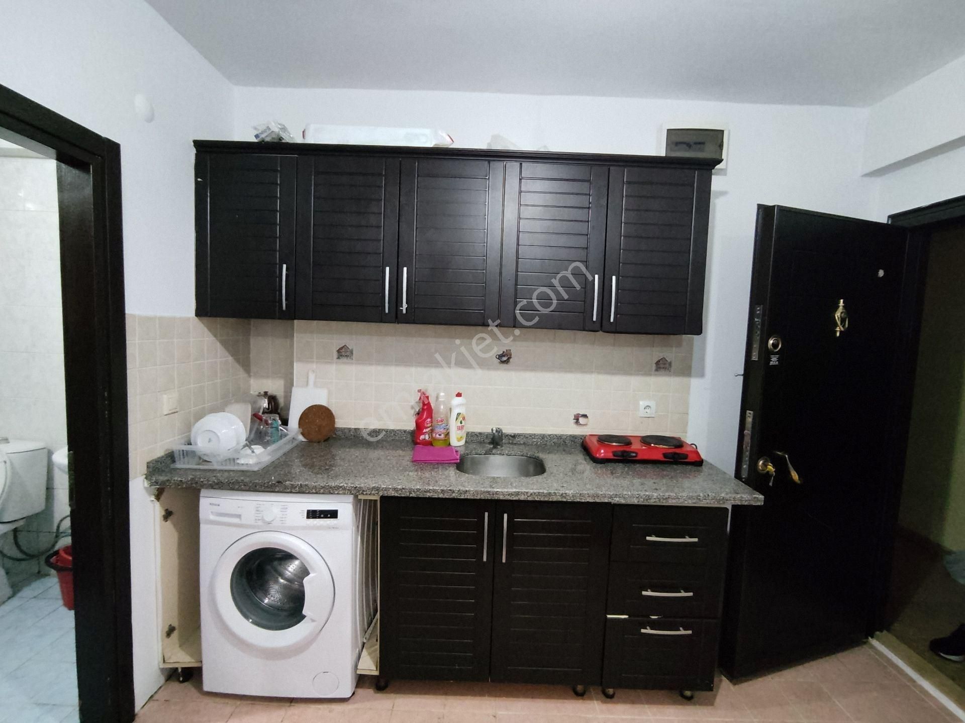 Altın Emlak'tan Yenişehir Kaymakamlık Binası Arkasında Eşyalı 1+1