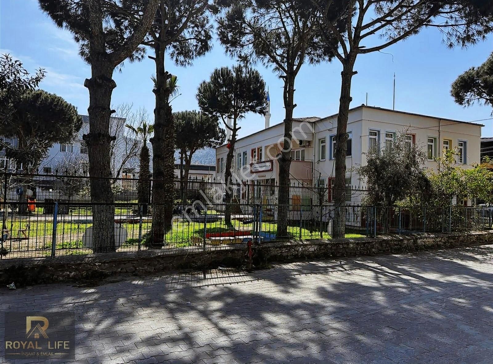 Acil Satılık Köşe Konum Arakat Daire